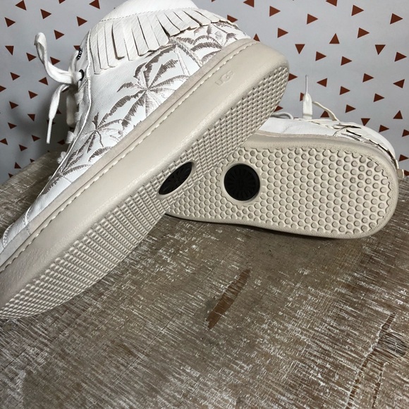 Ugg Cali high tops in White - Picture 5 of 5